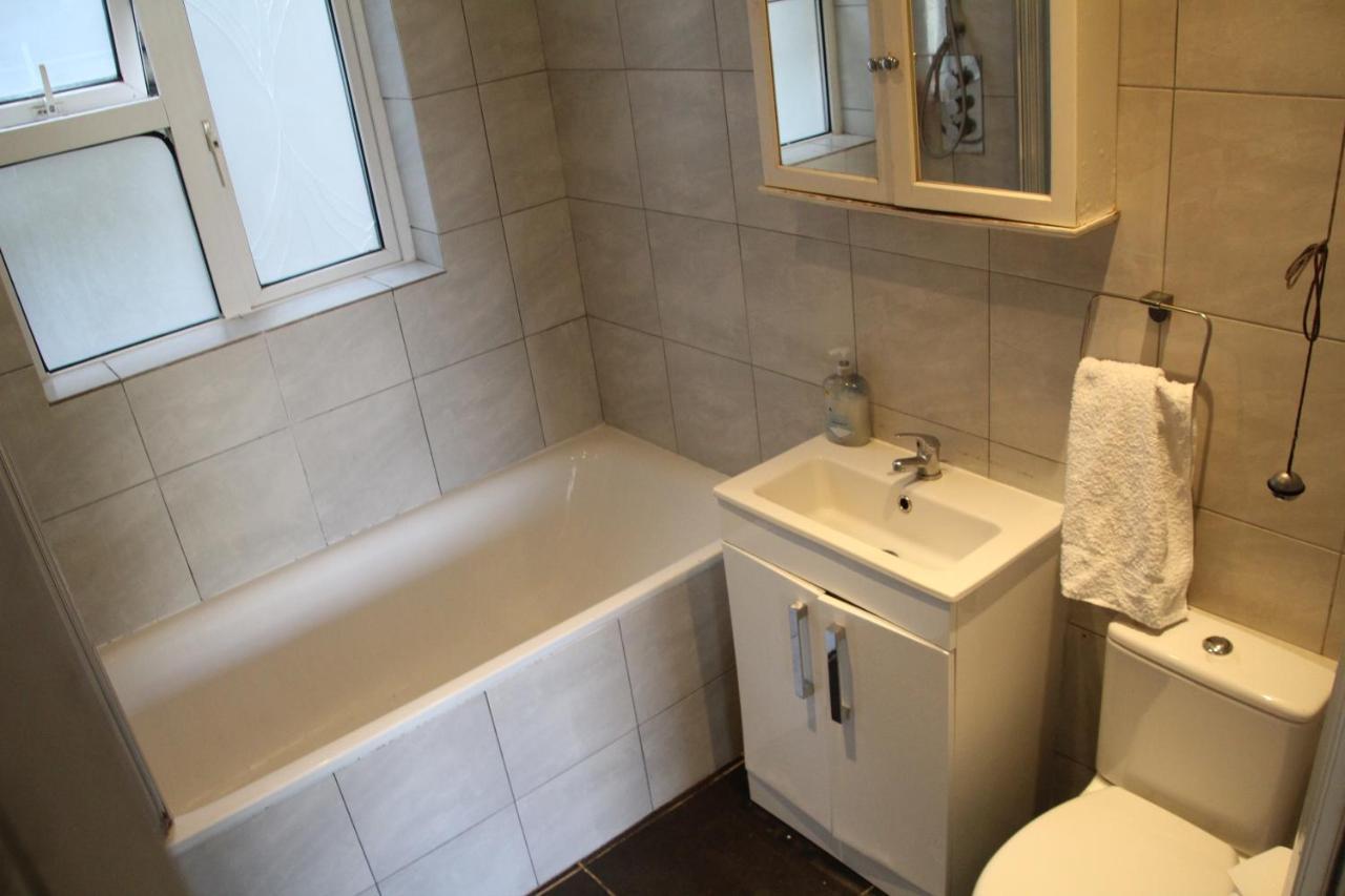 Beautiful Double Bedroom Edgware Eksteriør bilde